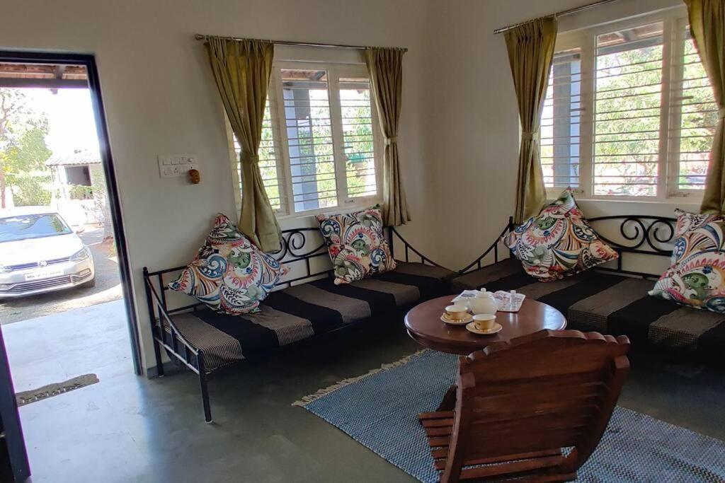 Shakuntala Farms - Rustic Farmstay With Modern Comforts Nāsik Eksteriør bilde