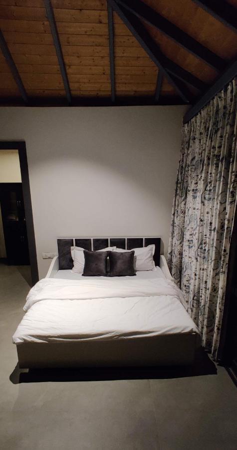 Shakuntala Farms - Rustic Farmstay With Modern Comforts Nāsik Eksteriør bilde